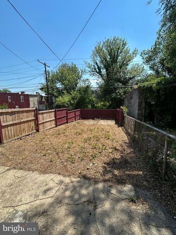2811 W LAFAYETTE AVE, Baltimore, MD 21216