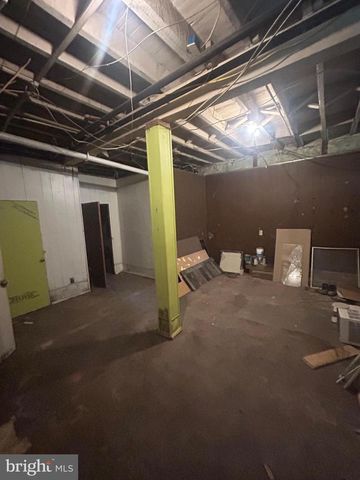 2811 W LAFAYETTE AVE, Baltimore, MD 21216