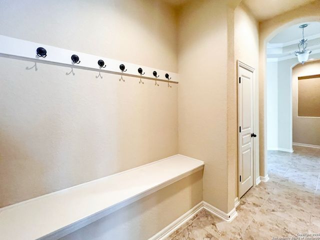 1017 Chloe Ct, Schertz, TX 78154