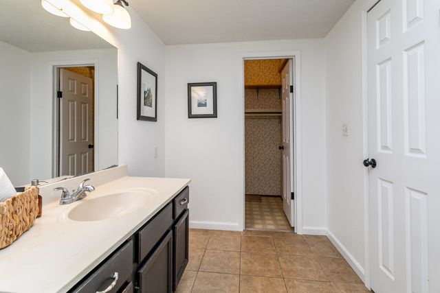 961 E SHALIMAR DR, Columbia, MO 65202