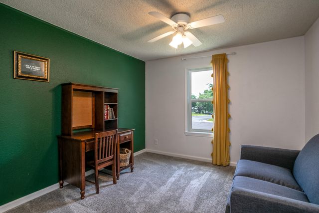 961 E SHALIMAR DR, Columbia, MO 65202