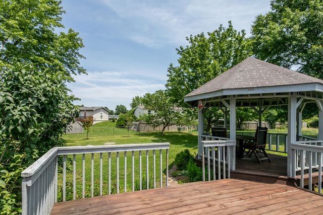961 E SHALIMAR DR, Columbia, MO 65202