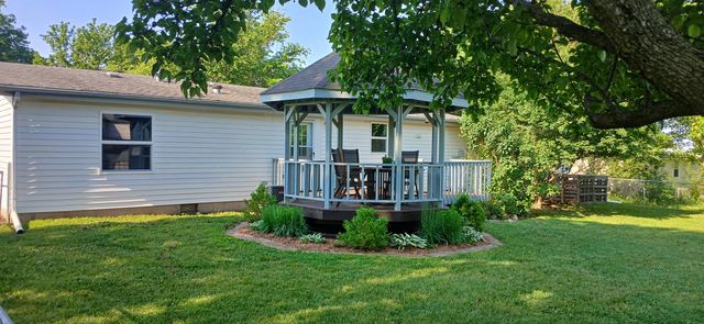 961 E SHALIMAR DR, Columbia, MO 65202