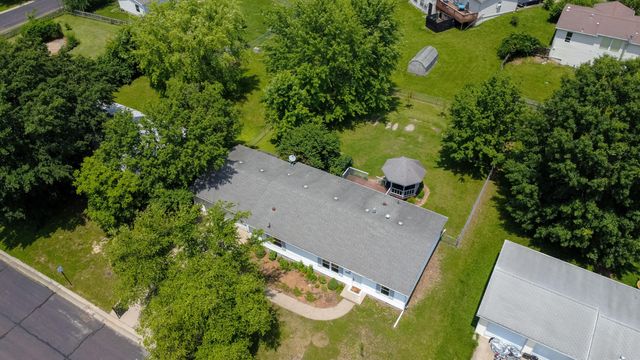 961 E SHALIMAR DR, Columbia, MO 65202