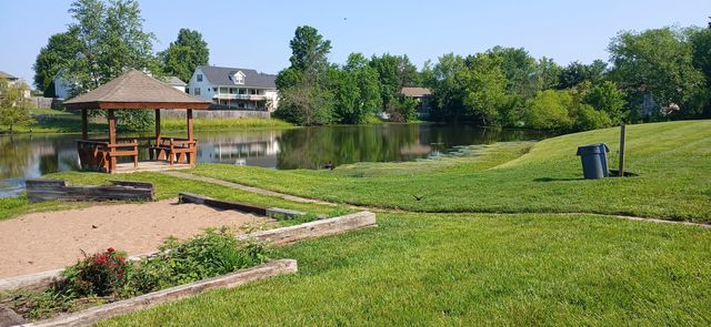 961 E SHALIMAR DR, Columbia, MO 65202