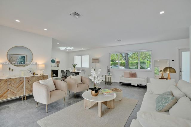 13820 SW 73rd Ave, Palmetto Bay, FL 33158
