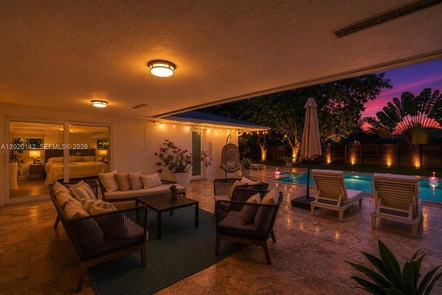 13820 SW 73rd Ave, Palmetto Bay, FL 33158