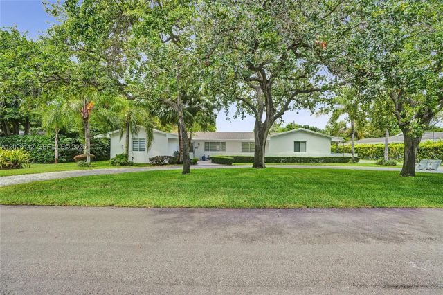 13820 SW 73rd Ave, Palmetto Bay, FL 33158