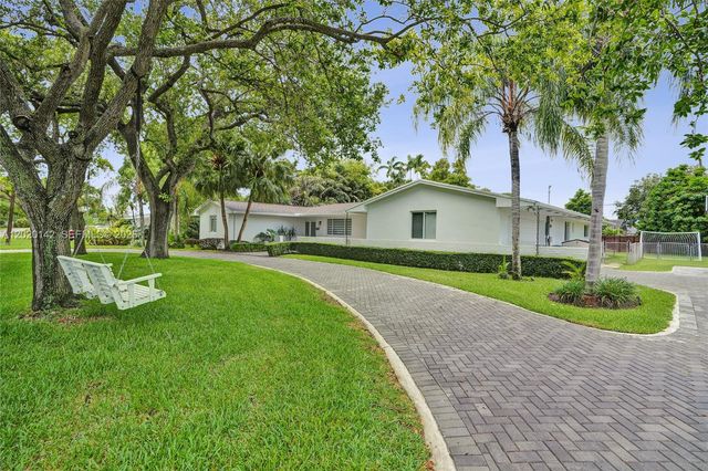 13820 SW 73rd Ave, Palmetto Bay, FL 33158