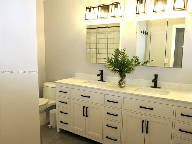 13820 SW 73rd Ave, Palmetto Bay, FL 33158