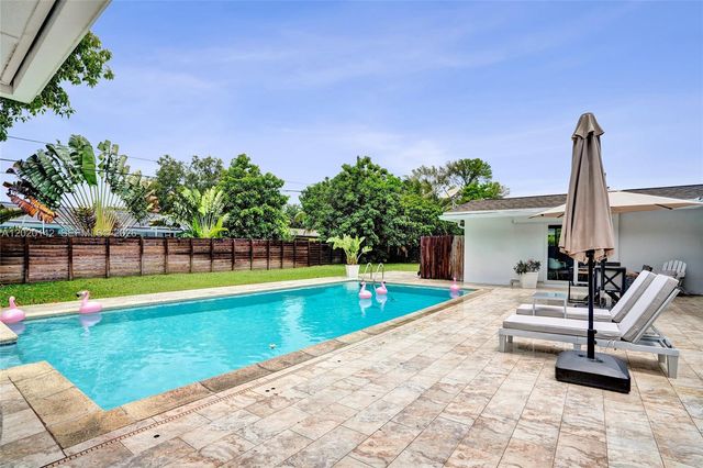 13820 SW 73rd Ave, Palmetto Bay, FL 33158