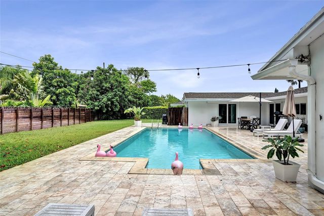 13820 SW 73rd Ave, Palmetto Bay, FL 33158