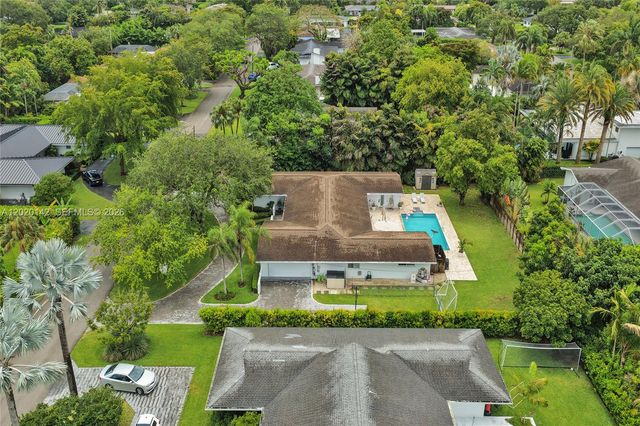 13820 SW 73rd Ave, Palmetto Bay, FL 33158
