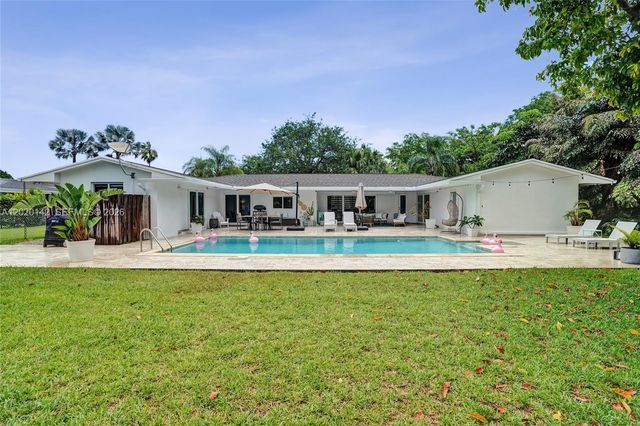 13820 SW 73rd Ave, Palmetto Bay, FL 33158