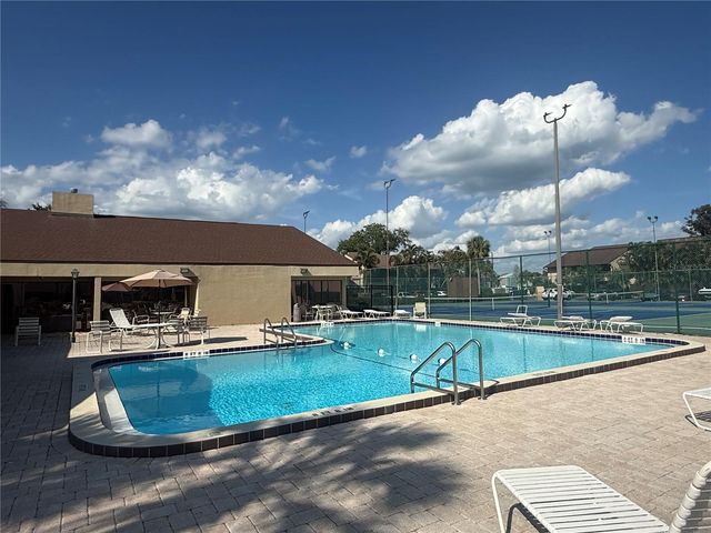 870 VILLAGE LAKE TERRACE N 101, St Petersburg, FL 33716