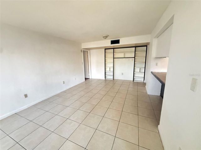 870 VILLAGE LAKE TERRACE N 101, St Petersburg, FL 33716