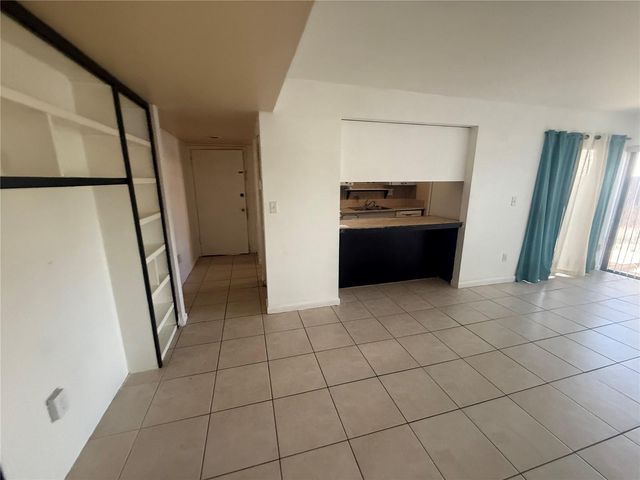 870 VILLAGE LAKE TERRACE N 101, St Petersburg, FL 33716