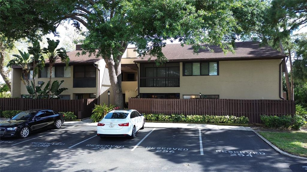 870 VILLAGE LAKE TERRACE N 101, St Petersburg, FL 33716