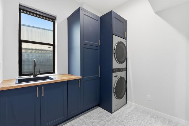 529 Memorial Heights Drive, Houston, TX 77007