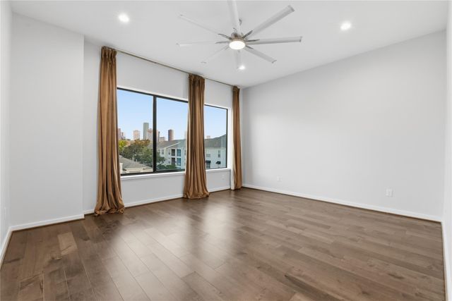 529 Memorial Heights Drive, Houston, TX 77007