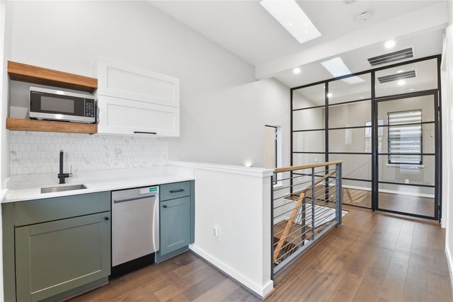 529 Memorial Heights Drive, Houston, TX 77007