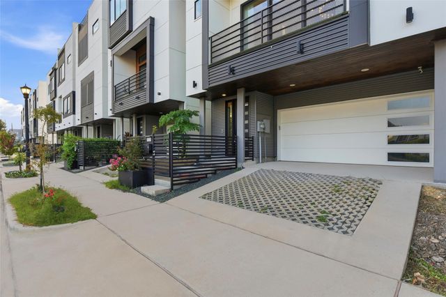 529 Memorial Heights Drive, Houston, TX 77007