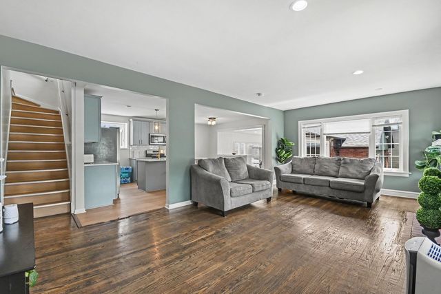 15257 State Street, South Holland, IL 60473