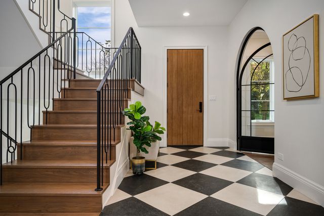 809 Lenox Road, Glenview, IL 60025