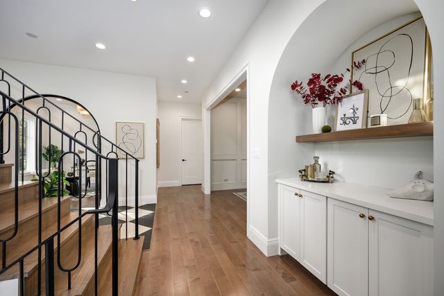 809 Lenox Road, Glenview, IL 60025