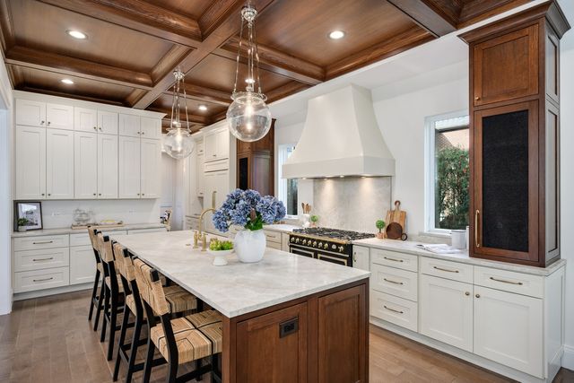 809 Lenox Road, Glenview, IL 60025