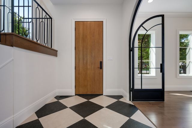 809 Lenox Road, Glenview, IL 60025