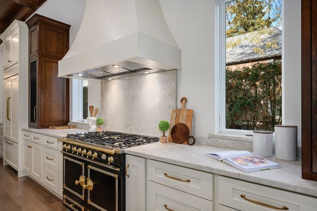 809 Lenox Road, Glenview, IL 60025