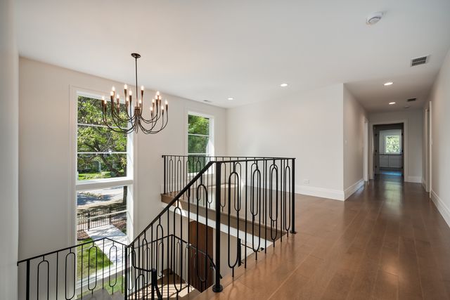 809 Lenox Road, Glenview, IL 60025