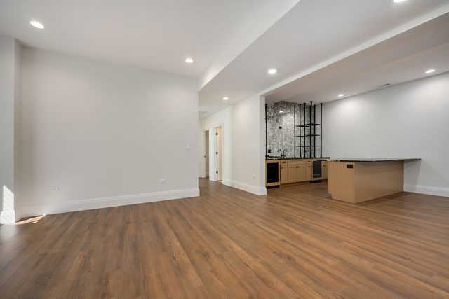 809 Lenox Road, Glenview, IL 60025