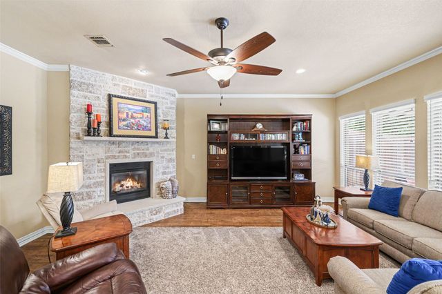 8217 Thornhill Drive, North Richland Hills, TX 76182