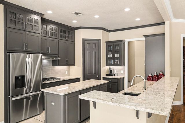 8217 Thornhill Drive, North Richland Hills, TX 76182