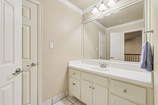 8217 Thornhill Drive, North Richland Hills, TX 76182