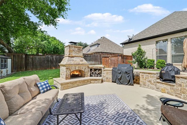 8217 Thornhill Drive, North Richland Hills, TX 76182