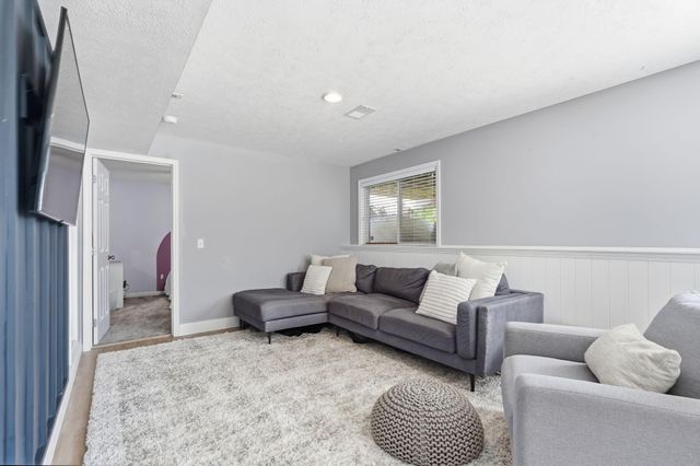7036 Cornerstone Drive SE, Caledonia, MI 49316