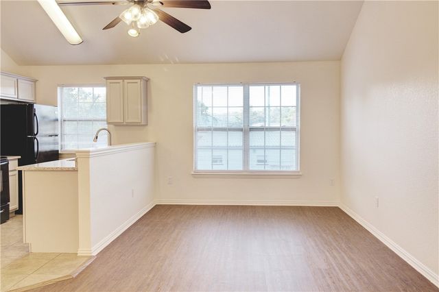 763 W Sandy Beach Lane, Fayetteville, AR 72703