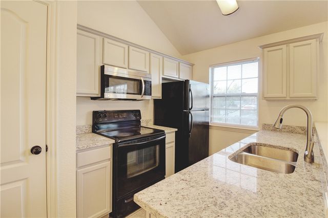 763 W Sandy Beach Lane, Fayetteville, AR 72703