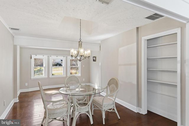 284 COUNTRY CLUB BLVD, Tuckerton, NJ 08087