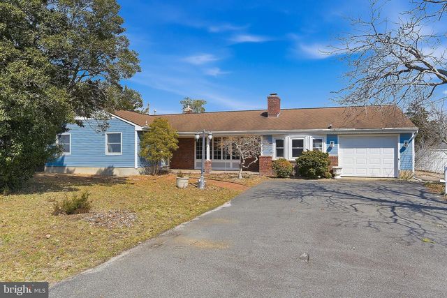284 COUNTRY CLUB BLVD, Tuckerton, NJ 08087