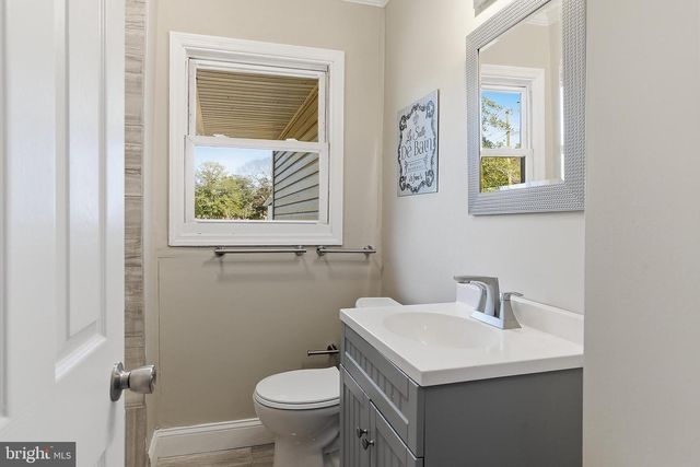 284 COUNTRY CLUB BLVD, Tuckerton, NJ 08087