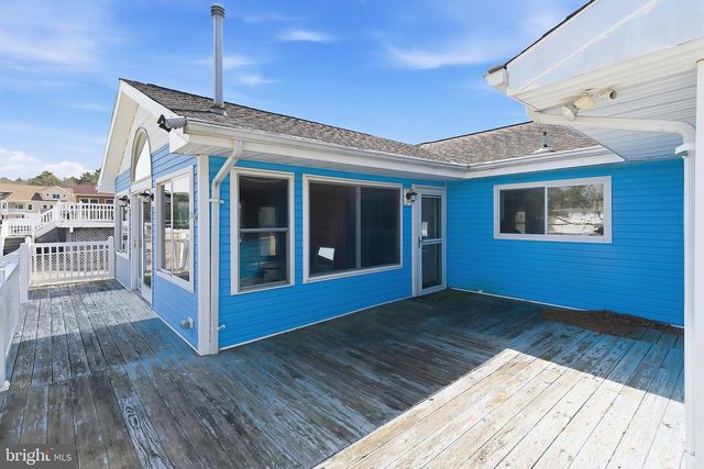 284 COUNTRY CLUB BLVD, Tuckerton, NJ 08087