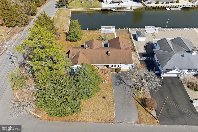 284 COUNTRY CLUB BLVD, Tuckerton, NJ 08087