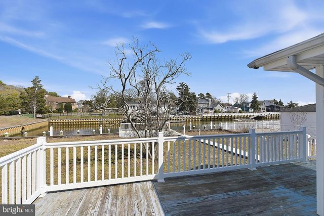 284 COUNTRY CLUB BLVD, Tuckerton, NJ 08087
