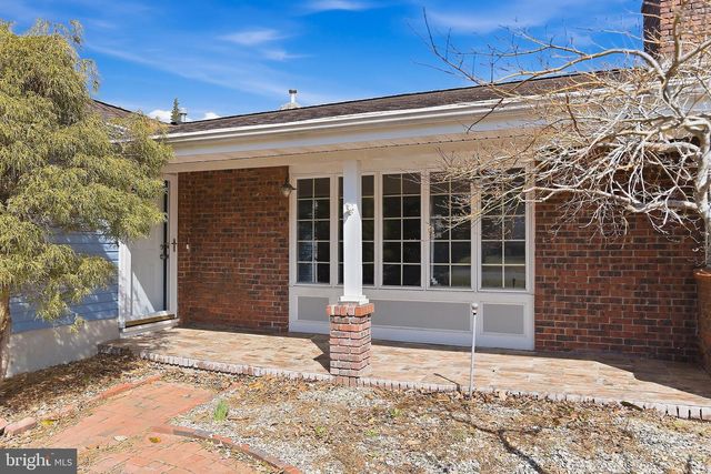 284 COUNTRY CLUB BLVD, Tuckerton, NJ 08087