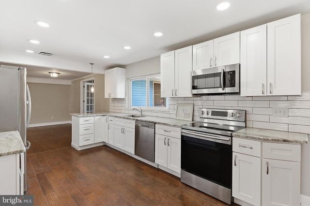 284 COUNTRY CLUB BLVD, Tuckerton, NJ 08087