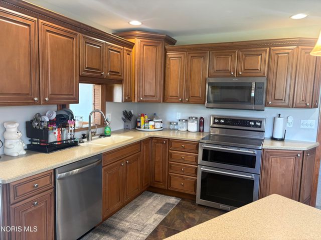 23746 W State Route 579, Curtice, OH 43412